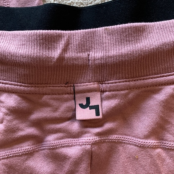 Active Wear - Picture 5 of 7